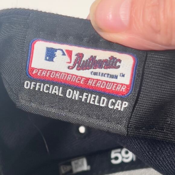 New Era Boston Red Sox Navy Authentic 59FIFTY Fitted Baseball Cap Size 7 3/8 - Picture 3 of 11